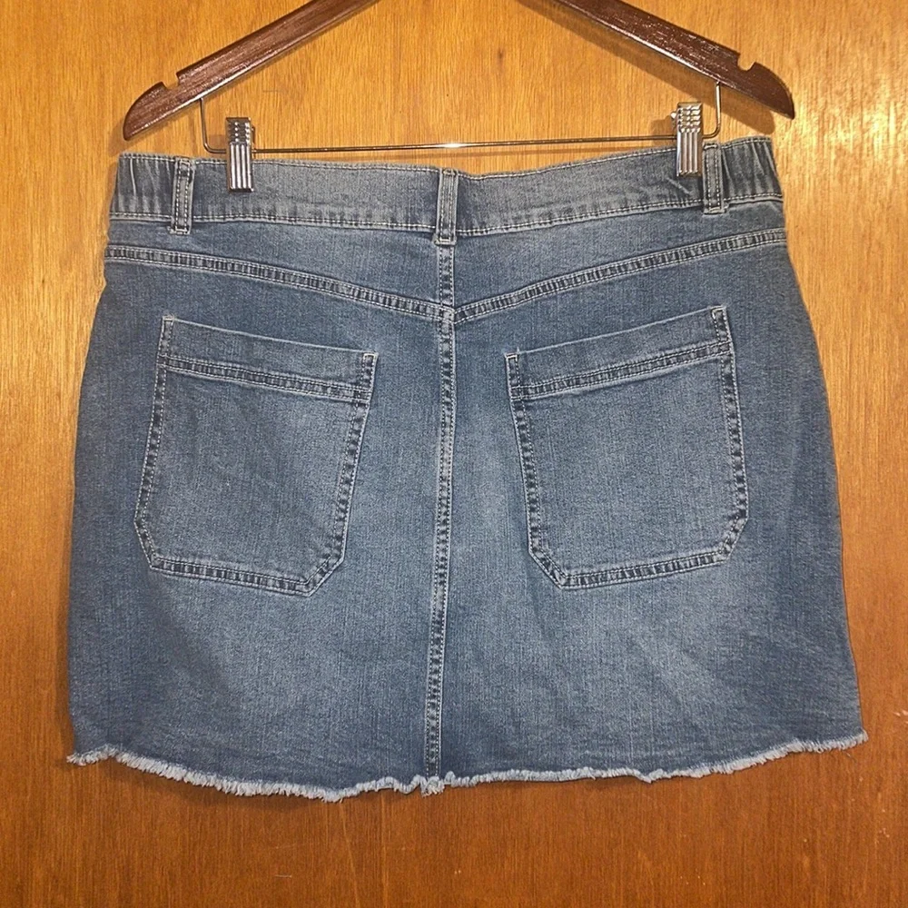 •NO BOUNDARIES•NWOT HIGH RISE DENIM FRAYED HEM SKIRT SIZE XXL NEW CONDITION
